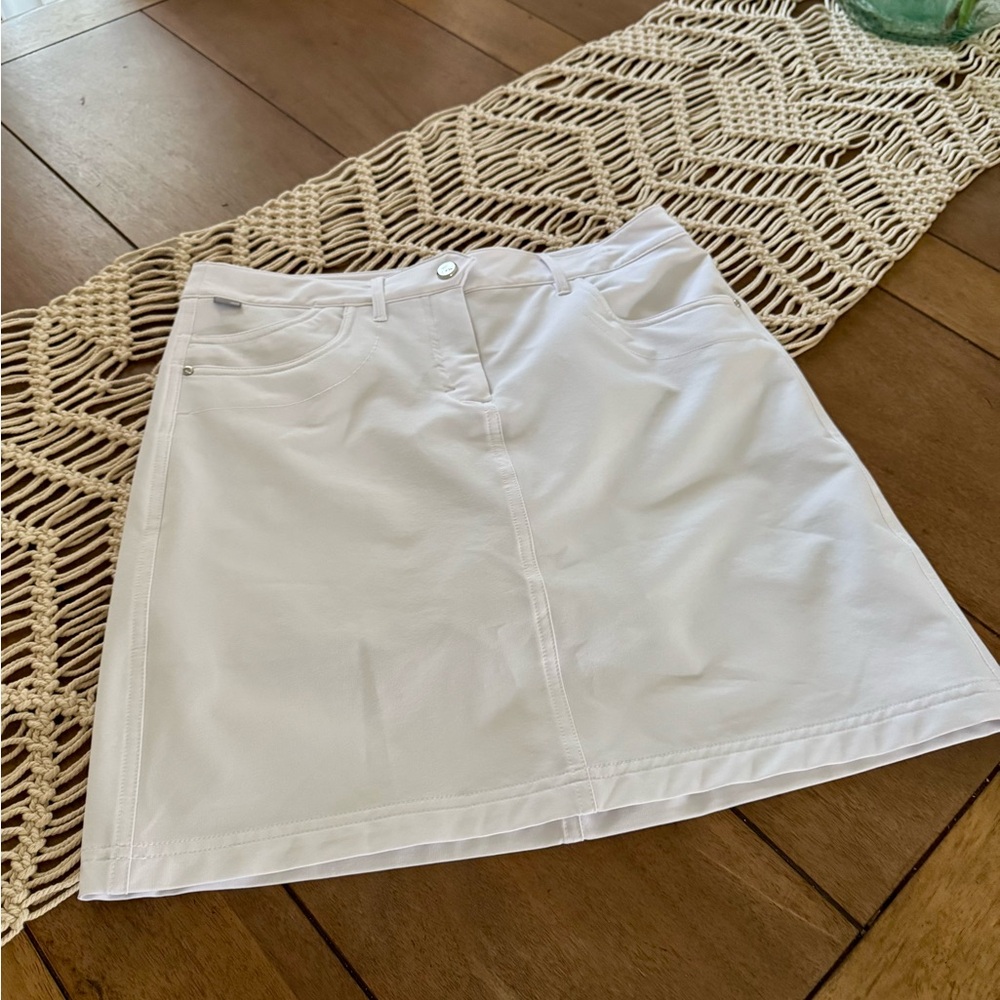 Elegant Nvosport $90 White Women's Skirt
